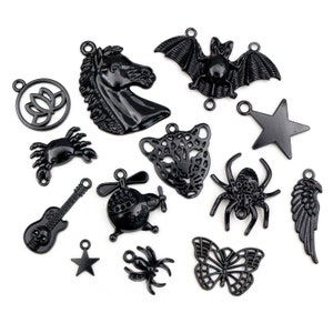 Nova moda preto chapeado chrams aranha estrela asas borboleta cavalo liga de metal pingente diy encantos para fazer jóias descobertas