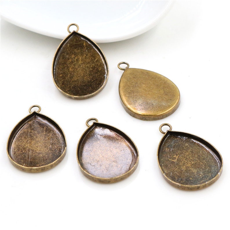 20pcs 13x18mm 18x25mm Inner Size 3 Colors Plated Drop Style Brass Cameo Cabochon Base Setting Charms Pendant necklace findings image 6