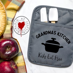 Grandma&#39;s Kitchen Kids Eat Free  - Pot Holder/Oven Mitt - Available in Black, Green, Red & Gray.