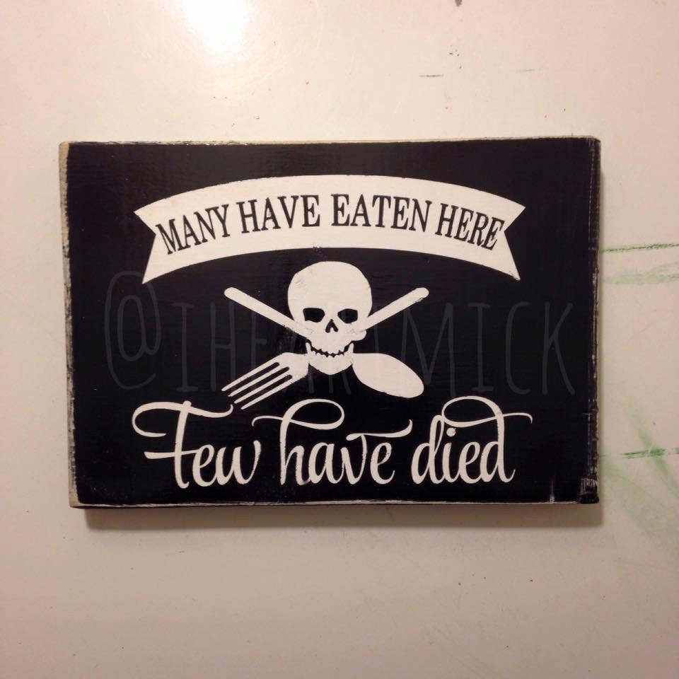 Many Have Eaten Here Few Have Died 5.5 x 7 Inch Painted Wood Sign - Skull  with Fork and Spoon - Funny Wood Sign - Small Wood Sign, image size:960x960