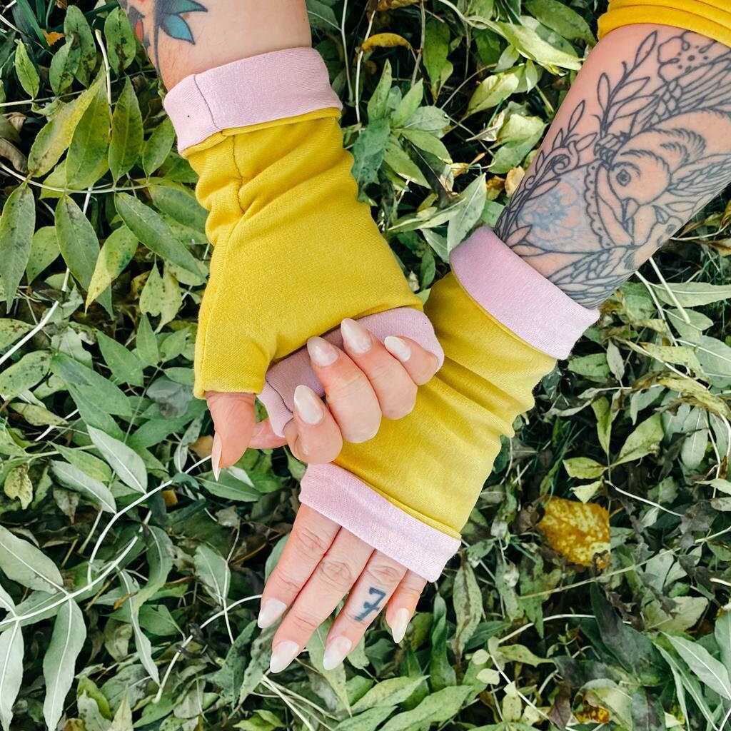 小物 sublations REVERSIBLE FINGERLESS GLOVES il_fullxfull.3550341309_fid9.jpg