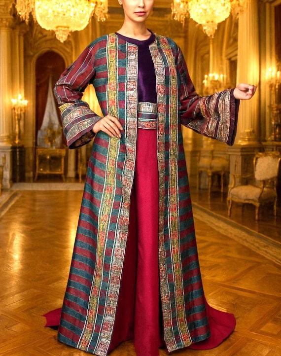 XXL ,XXXL ,4XL 44,46,48EU, 14-18 Usa big size embroidered medieval dress recycled gown,engagement dress,historical dress