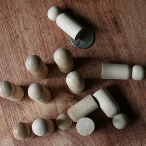Small Unfinished Wood Pegs, Doll Supplies, Cake Toppers