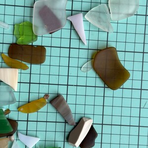 Tumbled glass pieces for arts & crafts, Small glass shards, Colorful glass for rock gardens, Small glass for mosaic