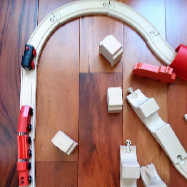 Train Set 35 Pieces Wooden Toy with Train Tracks and Railway Cars 1999 –Lillabo Lot 17917 Tracks - Thomas Brio Compatible Ikea Collectible