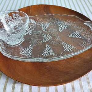 Set of 2 Vintage Anchor Hocking Snack Set Luncheon Snack Dessert Plates w/Coffee Cups Tableware Glass Collectible Grape Cluster Leaves Motif