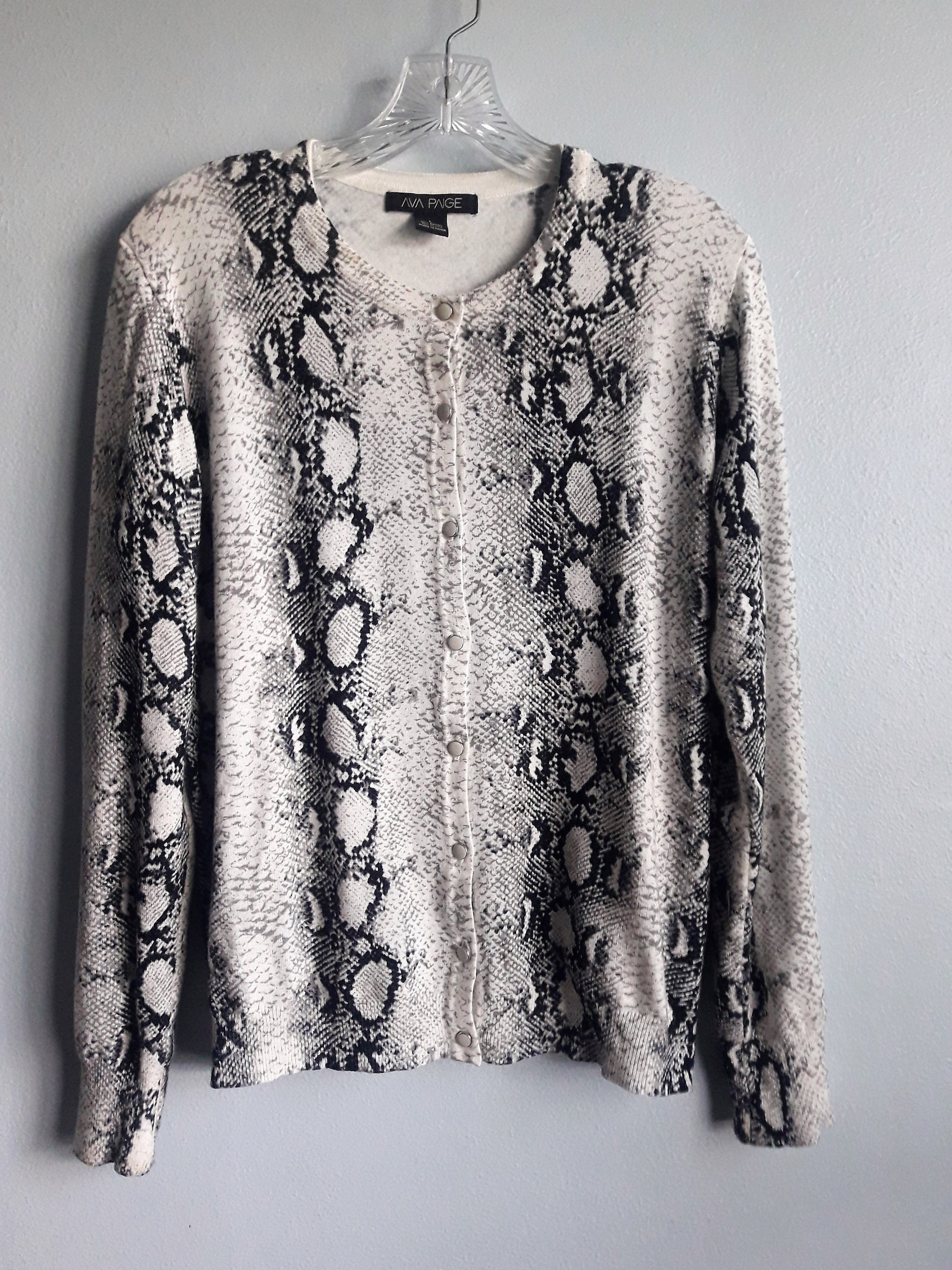 Women's Sweater Shirt Cardigan Buttoned Down Long Sleeve Black and