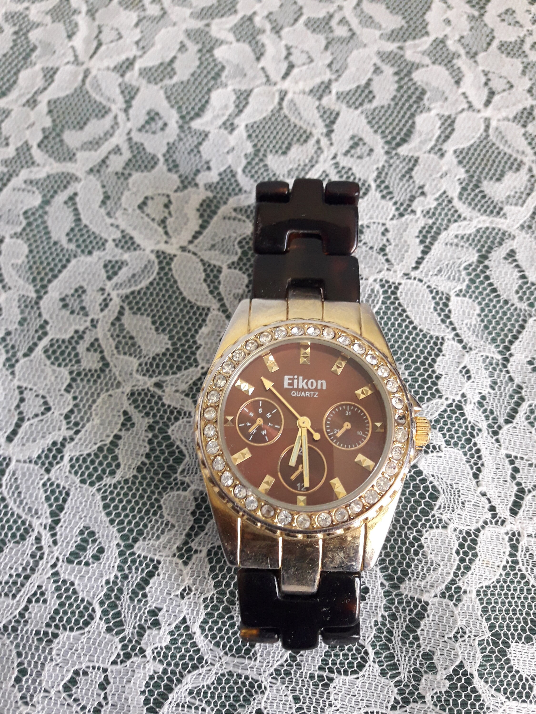 Eikon quartz best sale watch