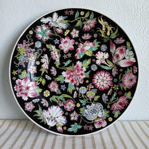 Hand-Painted Mille-Fleur Porcelain Plate: Jingdezhen Chinese Decor