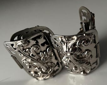 Pulsera Marino Vintage Ancha Gruesa Firmada (Marcada) Joyería de Fantasía Coleccionable, el cierre necesita reparación