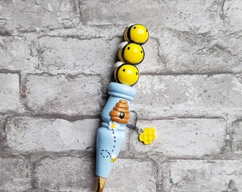 Cute Bumble Bee Inspired Ergonomic Crochet Hook