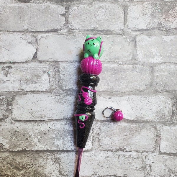 Zombie Cat Inspired Ergonomic Crochet Hook