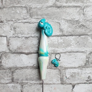 Chameleon Inspired Ergonomic Crochet Hook