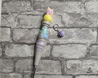 Pastel Cat and Yarn Inspired Ergonomic Crochet Hook