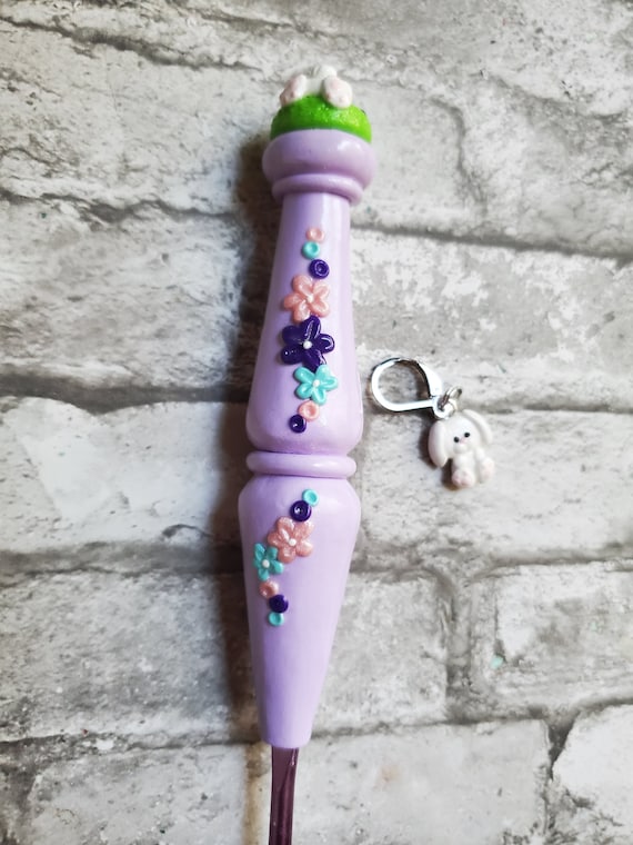 Bunny Butt Inspired Ergonomic Crochet Hook 