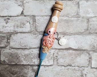 Golden Octopus Inspired Ergonomic Crochet Hook