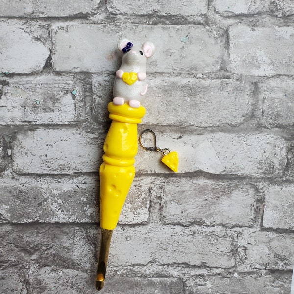 Mouse and Cheese Inspired Ergonomic Crochet Hook