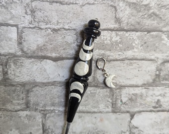 Moon Phases Inspired Ergonomic Crochet Hook