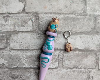 Capybara and Yarn Inspired Ergonomic Crochet Hook