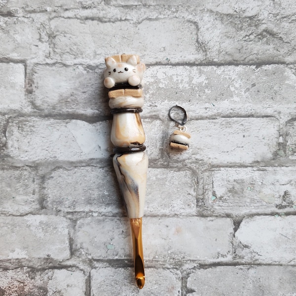 Smore Cat Inspired Ergonomic Crochet Hook