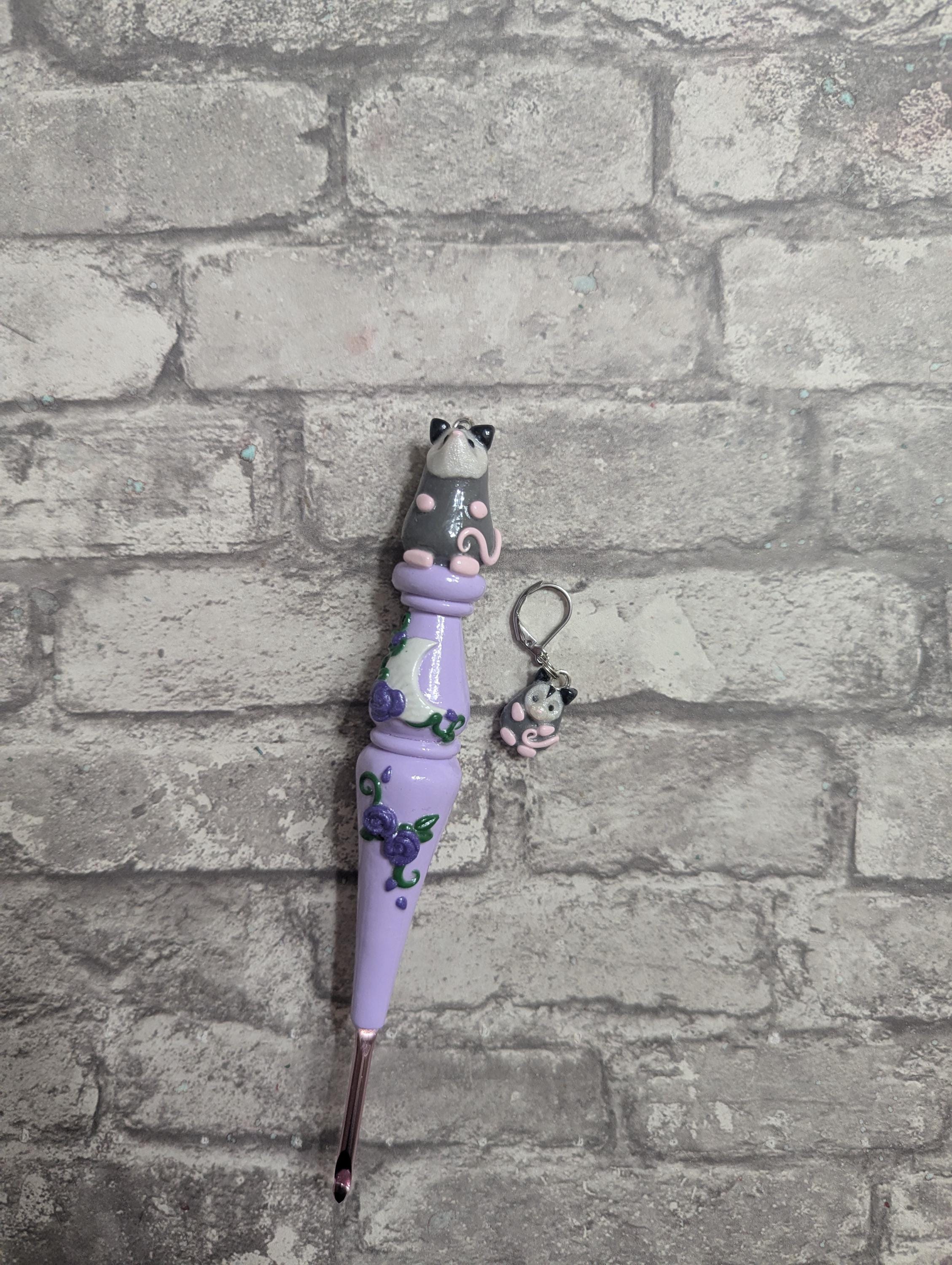 Opossum Inspired Ergonomic Crochet Hook