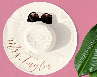Mrs. Floppy Hat, Custom, Floppy Hat Sun Hat Newly Engaged Gift Rose Gold metallic Honeymoon Beach Hat Personalized Bride Gift white - FH9HTV
