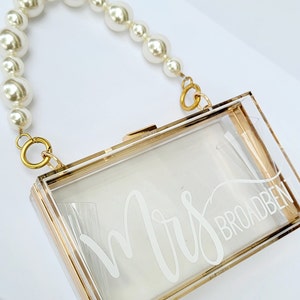 Personalized Acrylic Bridal Clutch for Mrs Bride Bridesmaid Maid of Honor Gift Bachelorette Party Favors Honeymoon Bag Going out CL1
