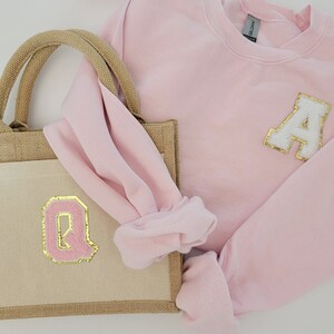 Varsity Letter Patch Crewneck Sweatshirt, Single Initial Monogrammed Chenille Applique Sweatshirt, Bridesmaid Bachelorette gifts 90s Y2K