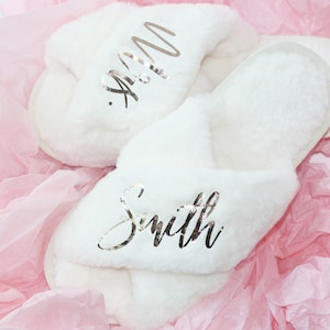 Bride Slippers, Bridesmaid slippers, Bridal slippers, custom slippers, fluffy slippers, Wedding slipper set, bridesmaid gifts, personalized