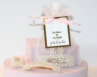 To have and to hold your hair back Pearl Hair Clip Bridesmaid Proposal, Bridesmaids Gifts, Bachelorette party favor