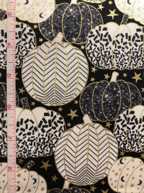 Spider Web In Gold ... Midnight Spell Cotton Fabric Fat Quarter Henry Glass