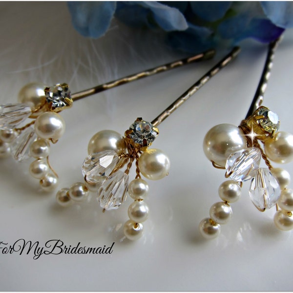 Bridal hair piece. Wedding hair pins. Leaves. Hair vines. Ivory gold. Pearl hair pins. Wedding accessories. White Ivory pearls. Crystal pins