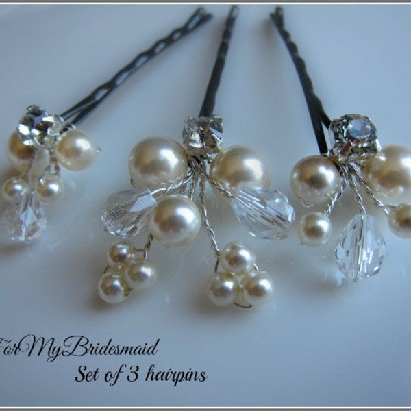 Bridal hair piece. Wedding hair pins. Leaves. Hair vines. Ivory gold. Pearl hair pins. Wedding accessories. White Ivory pearls. Crystal pins