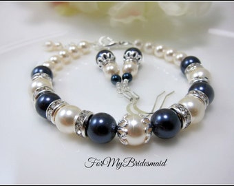 Bridesmaid Navy blue Ivory pearl bracelets. Bridesmaid gifts. Wedding bridal jewelry. Maid of honor gift. Mother of bride Attendant gift.