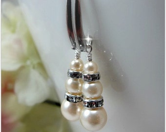 Ivory White Pearl Earrings / Bridesmaid Earrings / Pearl Earrings / Bridal Earrings / Bridesmaid Pearl Earrings / Gold SilverTone Earrings