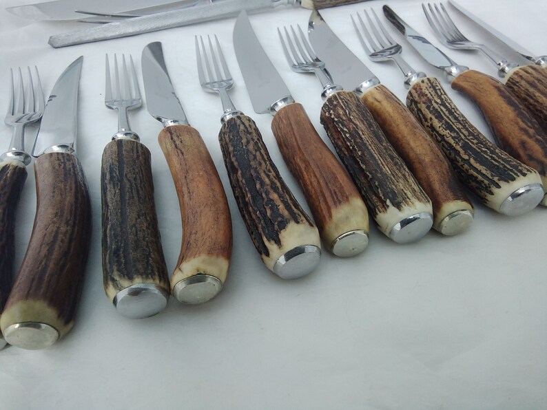 Superb Vintage 12 Set of Stag Horn Handled Steak Cutlery With Matching