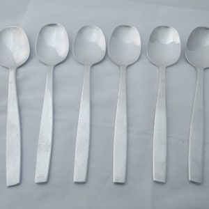 Vintage set of 6 silver plated dessert spoons - Viners