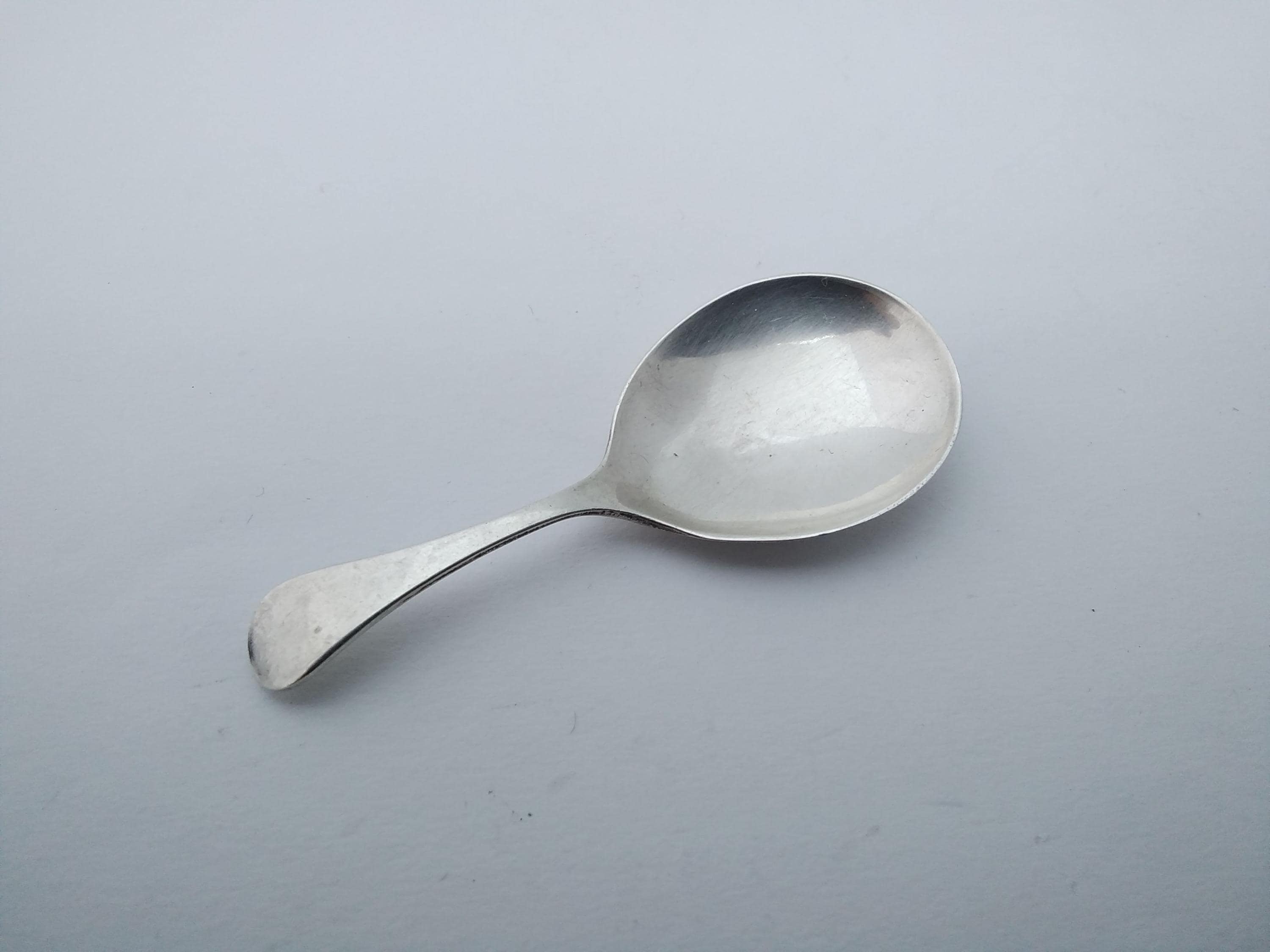 アンティークのオールドイングリッシュ柄、純銀製ティーキャディ