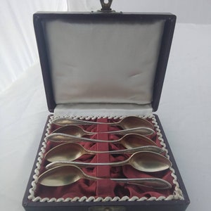 Vintage cased set of 6 800 gilded silver coffee spoons