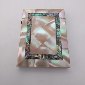 Beau porte-cartes ancien avec décorations en nacre et abelone