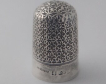 Decorative vintage solid sterling silver Thimble - Charles Horner