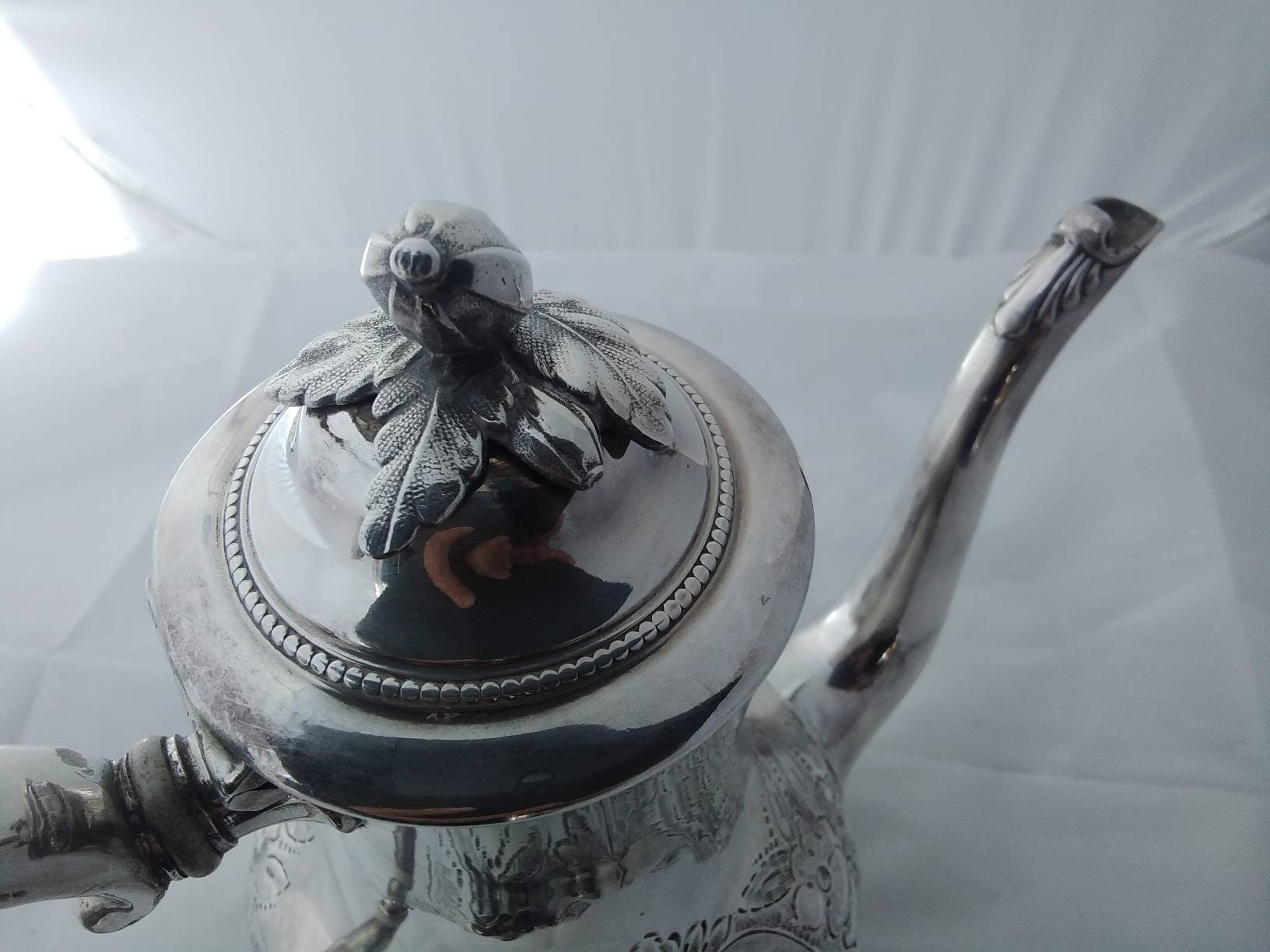 イギリス製 アンティーク シルバーポット フローラ エンボス