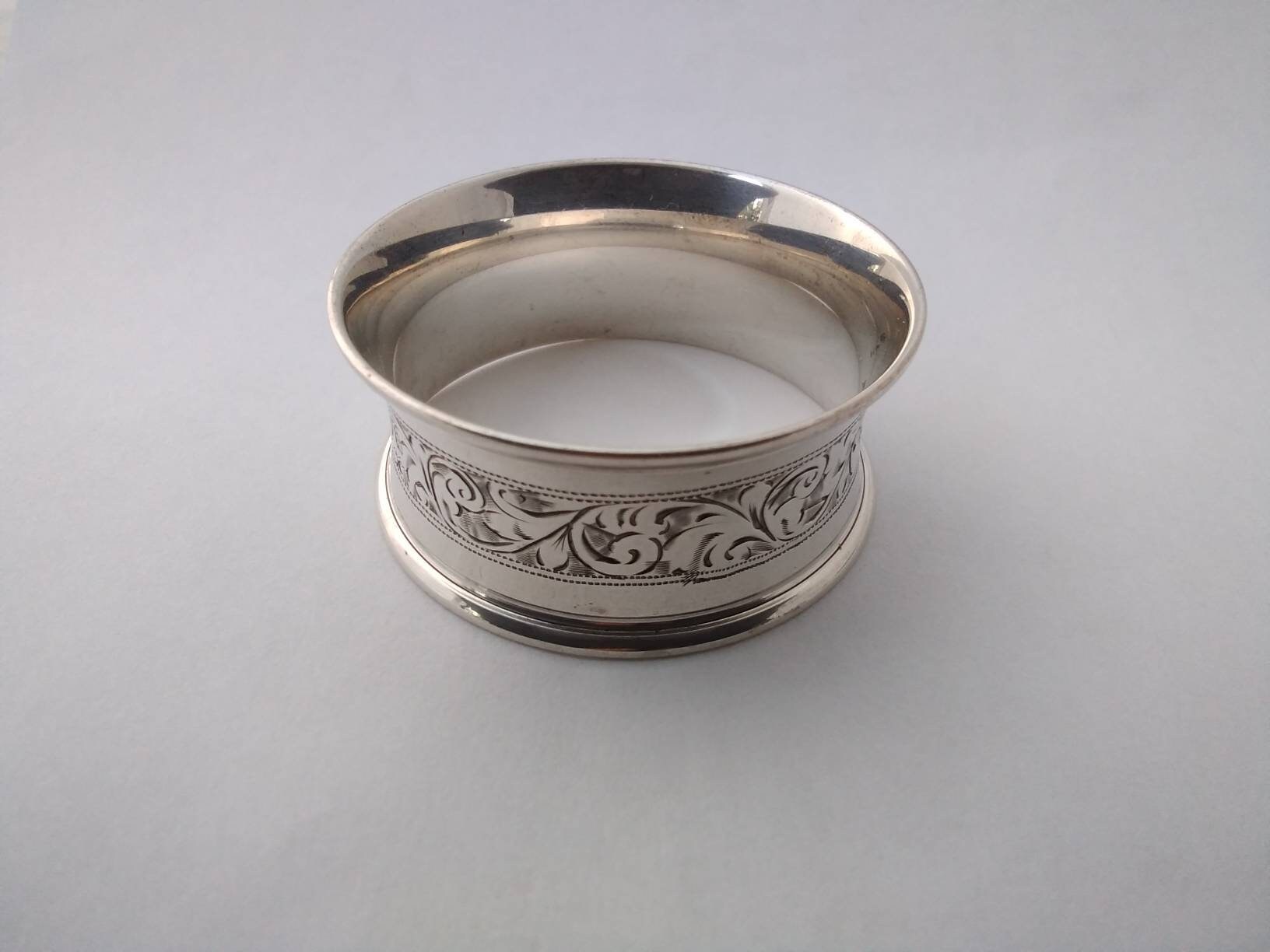 Decorative Antique Solid Sterling Silver Napkin Ring Chester 1921