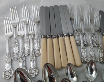 Superb Early Heavy Antique 44 Piece Kings Pattern Dinner Service