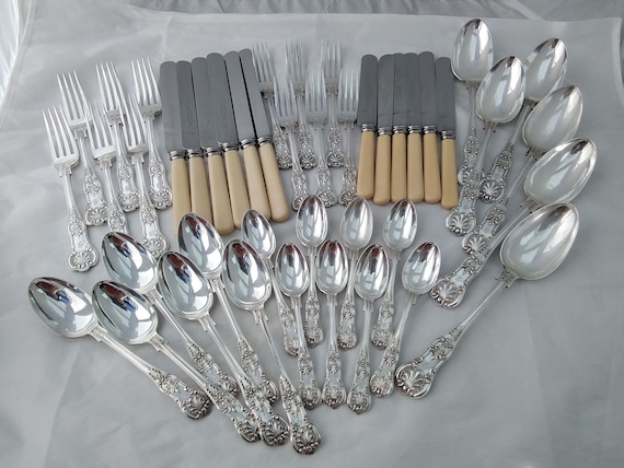 【Eben Parker】キングスパターンのディナーセット 8名用66本組 Superb Early Heavy Antique 44 Piece Kings Pattern Dinner Service