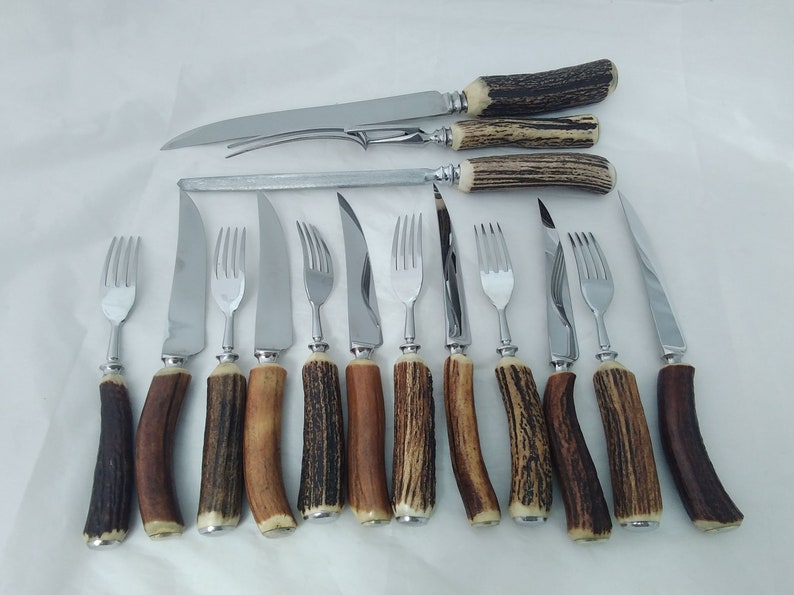 Superb Vintage 12 Set of Stag Horn Handled Steak Cutlery With Matching