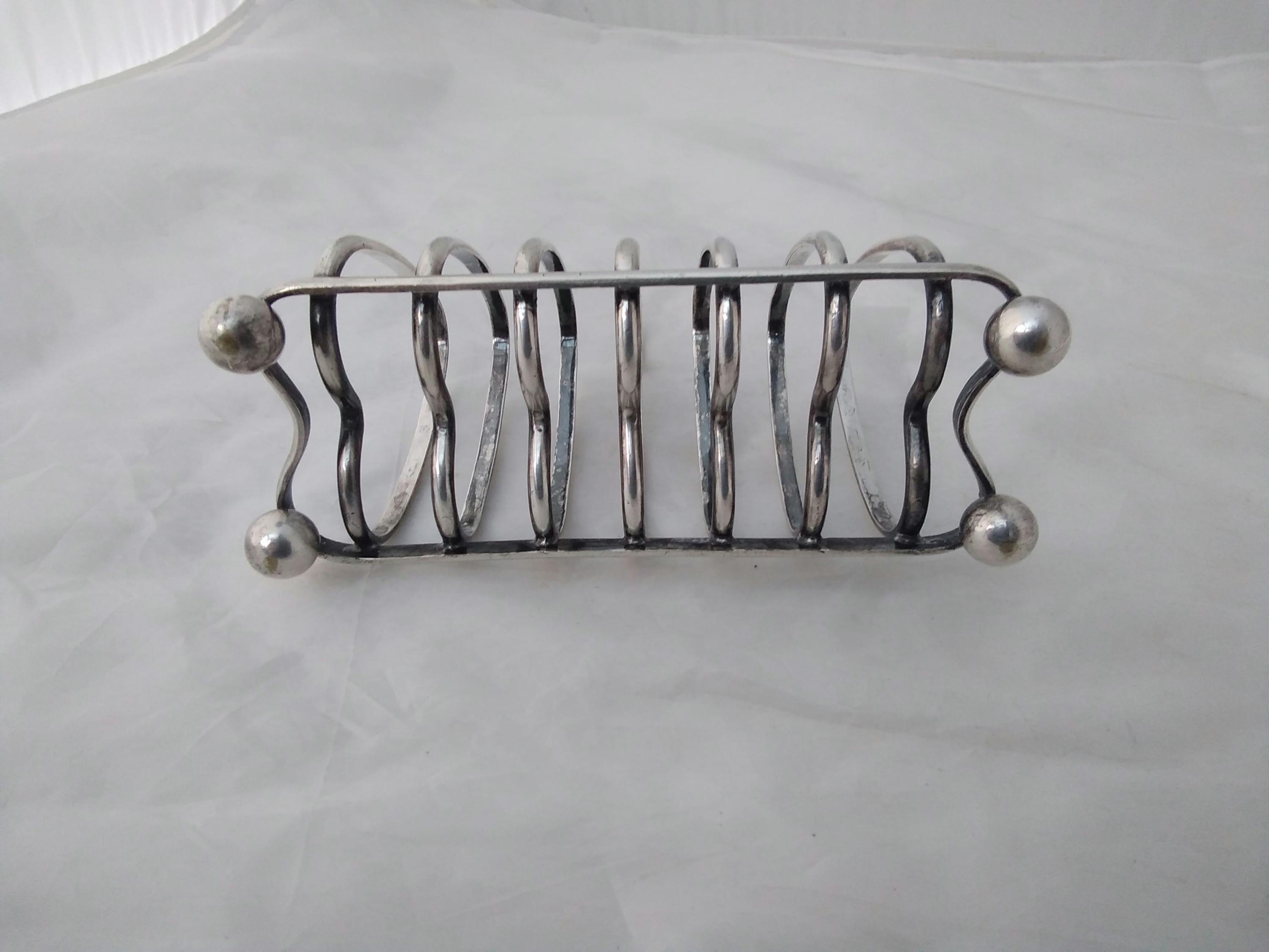 Porte toast avec une boîte pvc