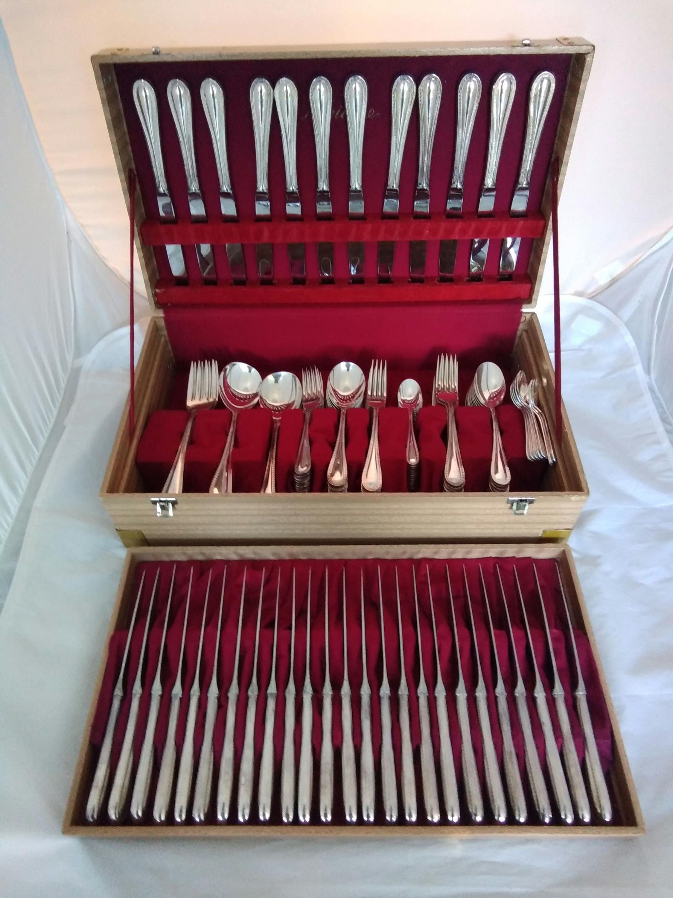 Vintage Cased Heavy Japanese 125 Piece Silver Plated Marguise
