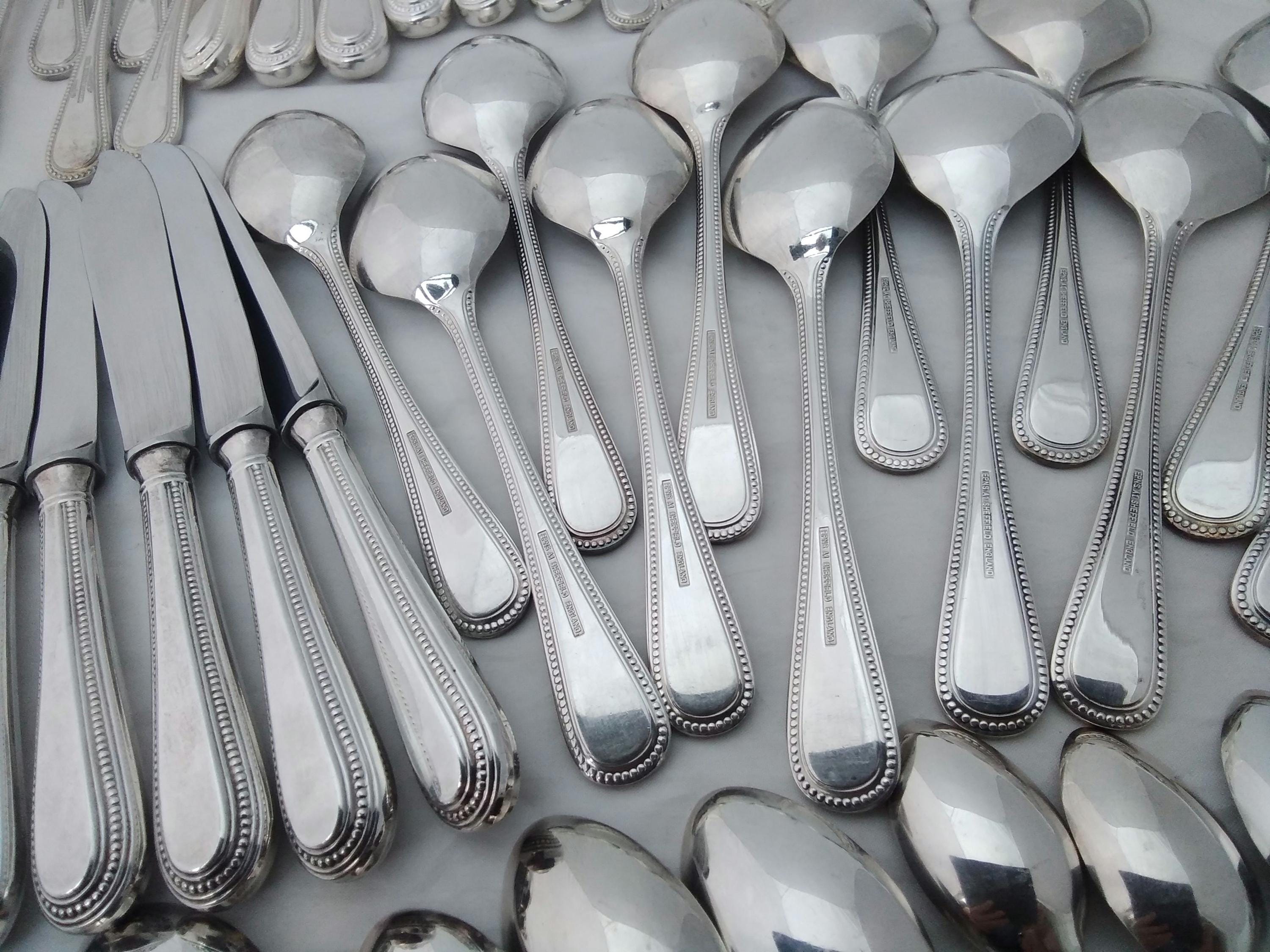 Excellent Quality 68 Piece Silver Plated Bead Pattern Dinner