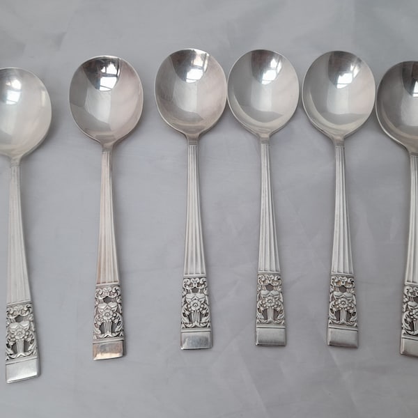 Set of 6 Hampton Court / Coronation Community Plate soup spoons